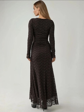 Hiccup Kleid in Braun