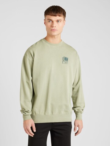 Revolution Sweatshirt in Green: front