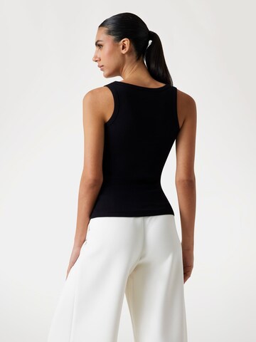 GUESS Top in Black