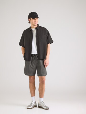 Iriedaily - Loosefit Pantalón 'Ghostmode' en negro