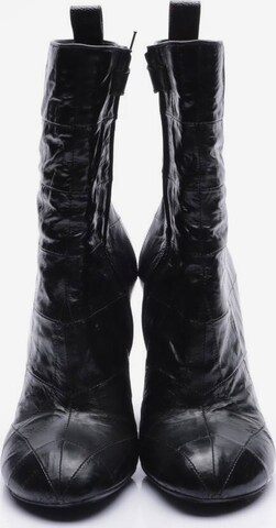 Louis Vuitton Dress Boots in 38 in Black