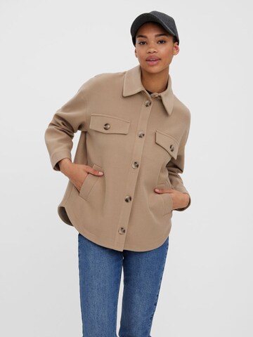 VERO MODA Between-Season Jacket in Brown: front