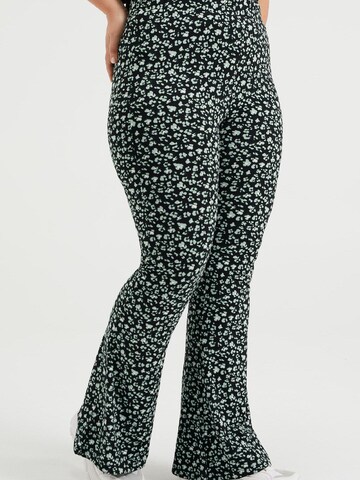 WE Fashion Flared Leggings in Black: front