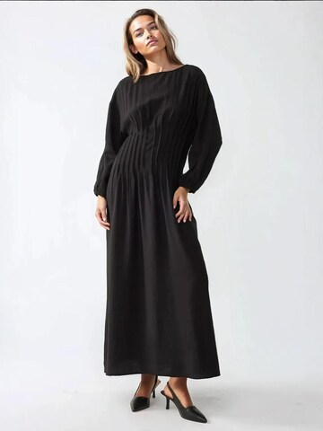 Hiccup Kleid‌‌‌‌‌‌‌ in Schwarz: Vorderseite
