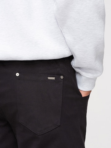 Ombre Regular Sports trousers in Black