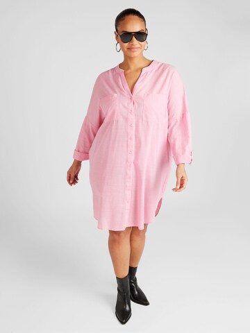 ONLY Carmakoma - Blusa en rosa