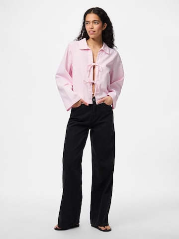 Chemisier 'PCFLORA' PIECES en rose