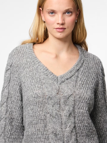 PIECES - Jersey 'PCNINA' en gris