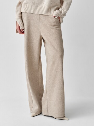 Loosefit Pantaloni di TATUUM in beige: frontale
