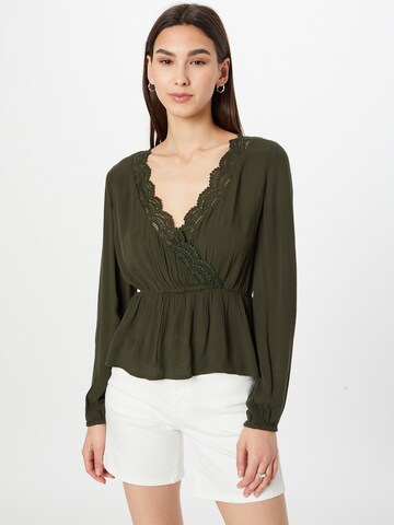 ABOUT YOU Blouse 'Binia' in Groen: voorkant