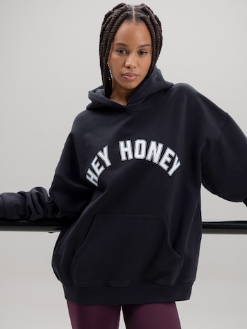 Hey Honey Sweatshirt 'Logo Hood' in Schwarz