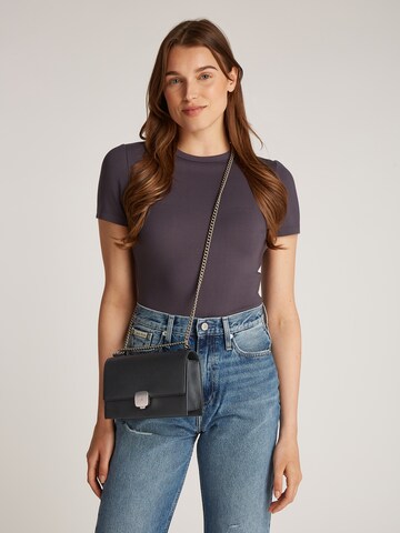 Geantă de umăr de la Calvin Klein Jeans pe negru