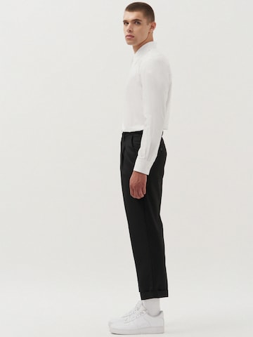 Regular Pantalon à plis Studio Seidensticker en noir