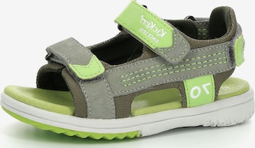 Chaussures ouvertes Kickers en vert : devant