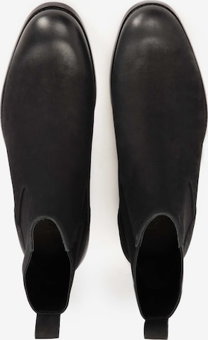 Kazar Chelsea Boots in Black