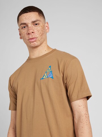 HUF T-shirt 'NO-FI' i brun