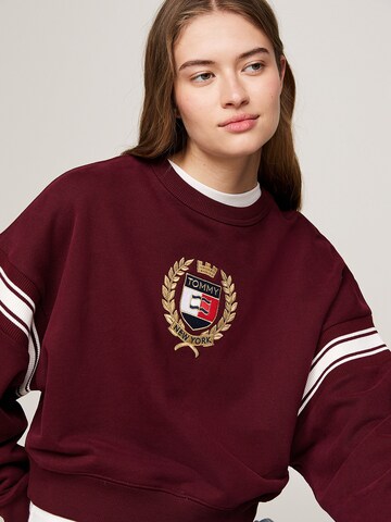 Tommy Jeans Sweatshirt in Red