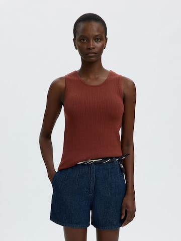 SELECTED - Top de punto en rojo: frente