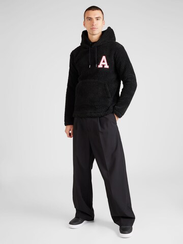 AÉROPOSTALE Sweatshirt in Schwarz