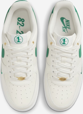 Nike Sportswear Sneaker 'AIR FORCE 1 07 SE' in Weiß