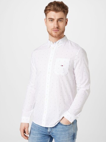 Tommy Jeans Regular fit Button Up Shirt in White: front