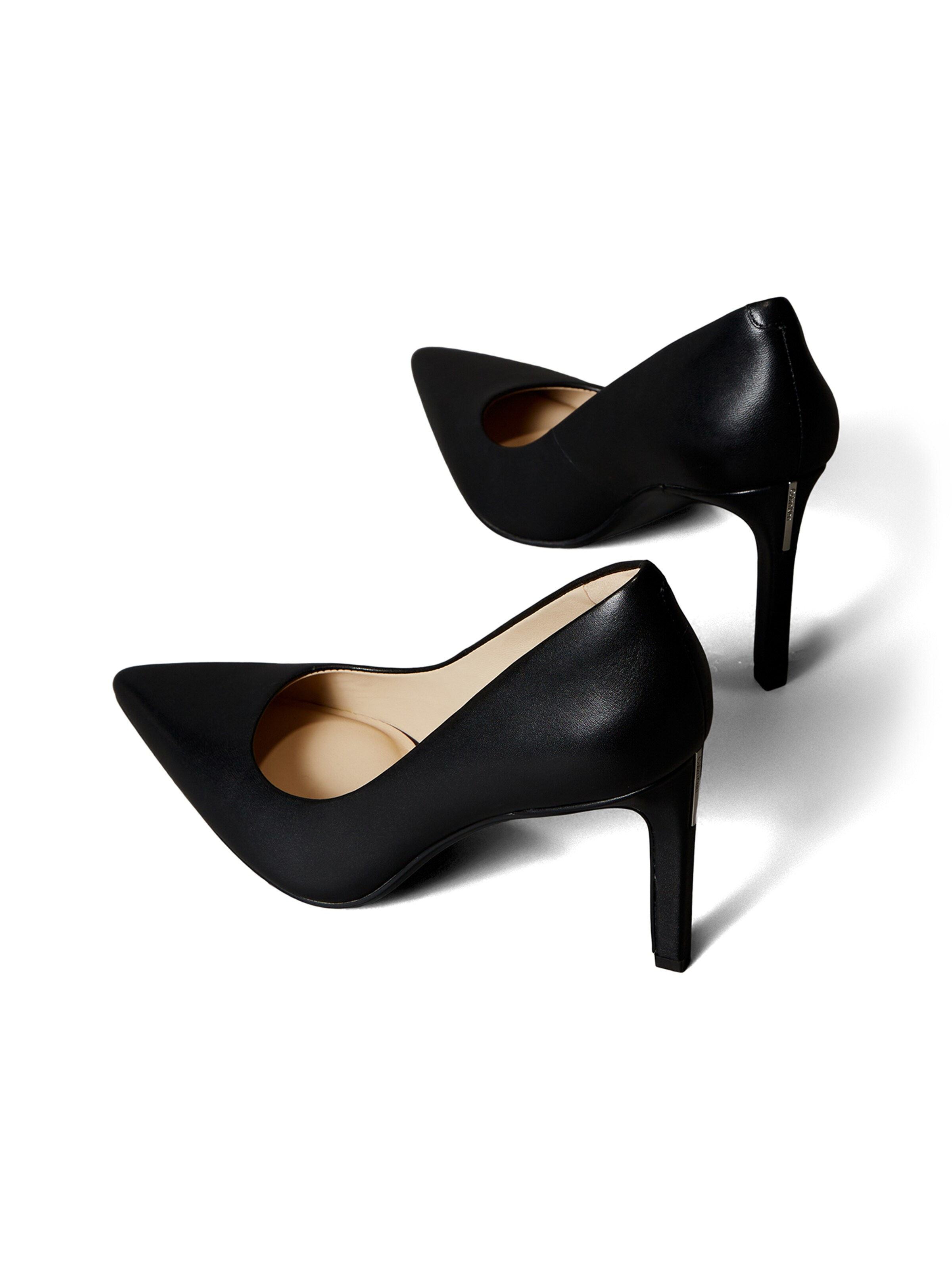 Calvin Klein Γόβες 'ESS' σε μαύρο