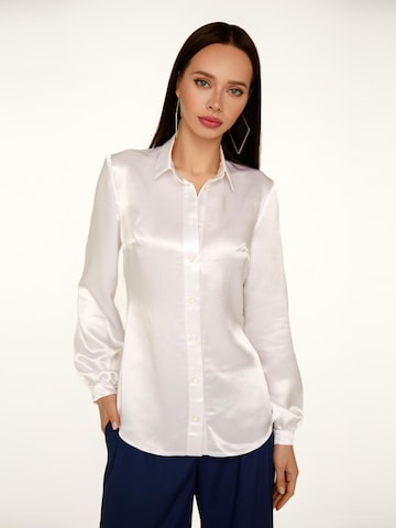 Anushka - Camiseta en blanco: frente