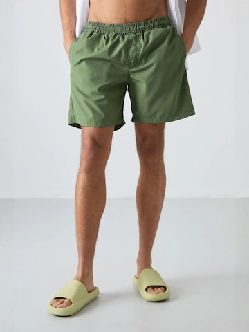 Tommy Life Regular Broek in Groen