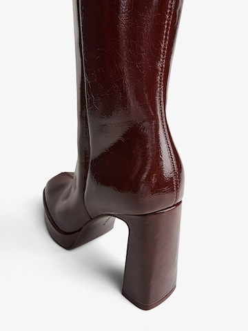 Bershka Stiefel in Rot