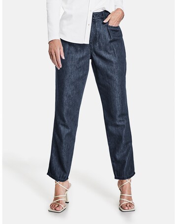 GERRY WEBER Pleated Jeans in Blue: front