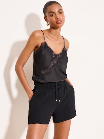 Lipsy - regular Pantalón en negro