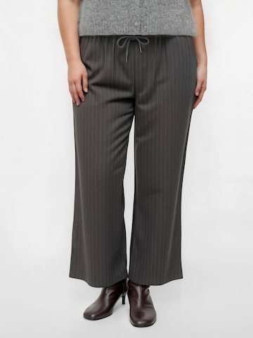 Regular Pantalon Vero Moda Curve en gris