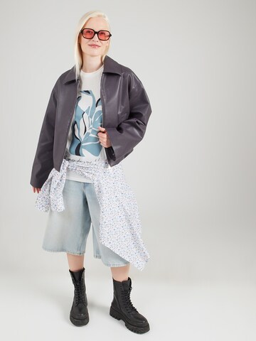 Maglietta 'Fl44ower' di ZABAIONE in bianco