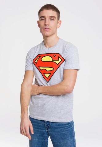 LOGOSHIRT T-Shirt SUPERMAN - LOGO in Grau: predná strana