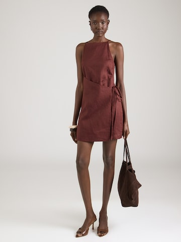 Robe & Other Stories en marron