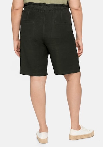 SHEEGO Regular Shorts in Grün