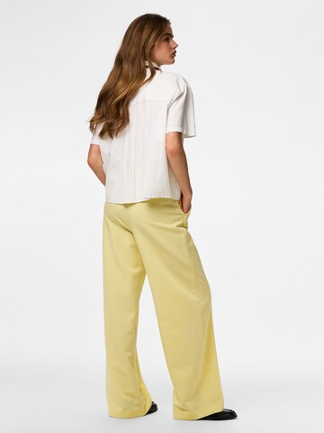 Wide Leg Pantalon 'PCKamil' PIECES en jaune