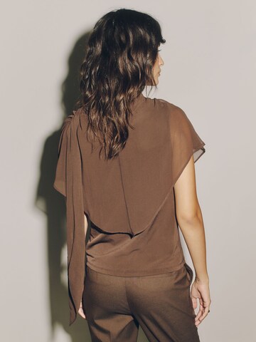 Next - Blusa em castanho