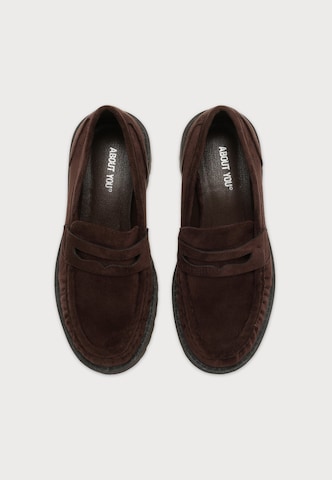 ABOUT YOU - Zapatillas 'Alexandra' en marrón