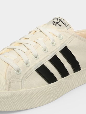ADIDAS ORIGINALS Σνίκερ χαμηλό 'NISI' σε λευκό