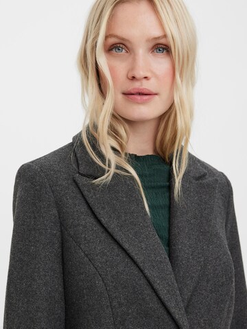 VERO MODA Tussenmantel 'Blaza' in Grijs