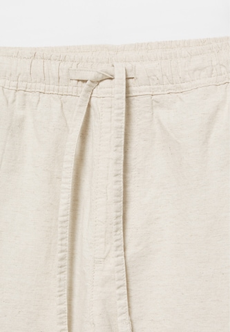 Largi Pantaloni de la Pull&Bear pe bej