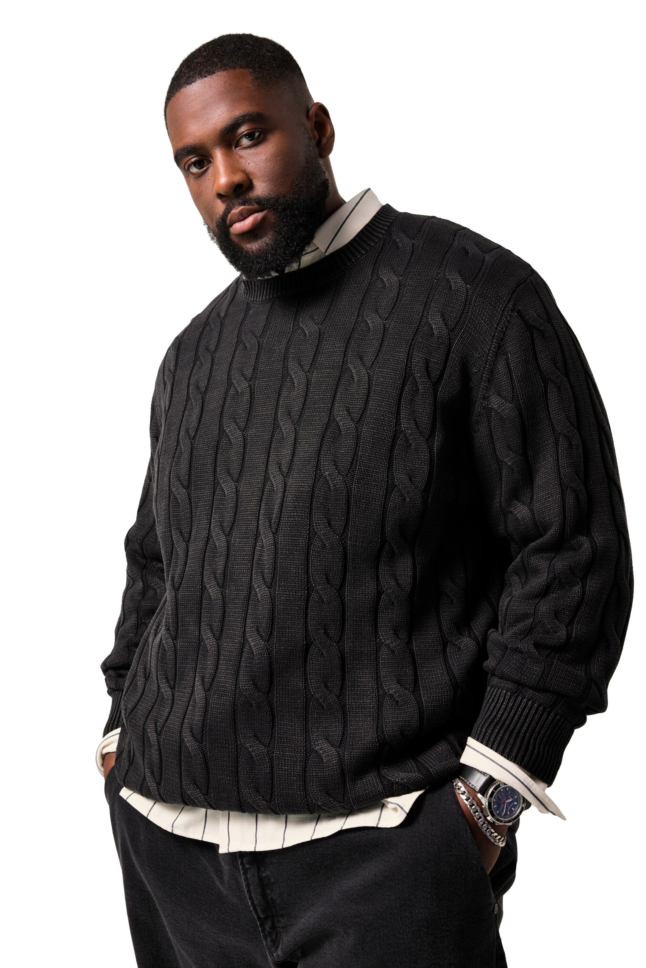 STHUGE Sweater in Black: front