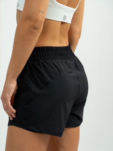DRILLS Apparel Sporthose 'XFUNCTION 2-in-1 Shorts'‌‌‌‌‌ in Schwarz