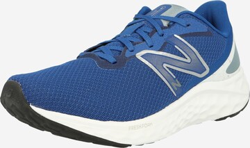 Chaussure de course 'Arishi v4' new balance en bleu : devant