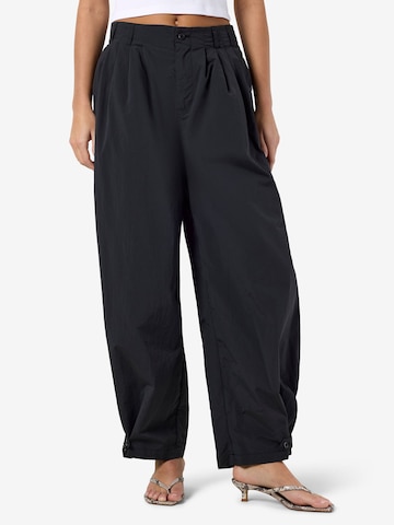 Noisy may Regular Sporthose in Schwarz