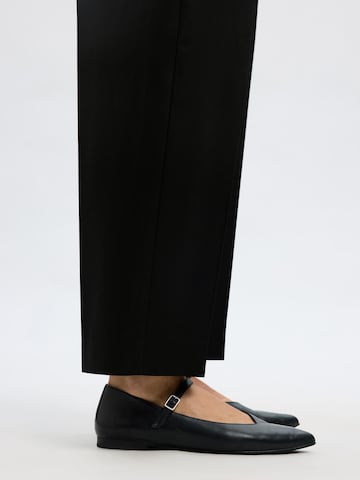 Loosefit Pantaloni con piega frontale di SELECTED in nero