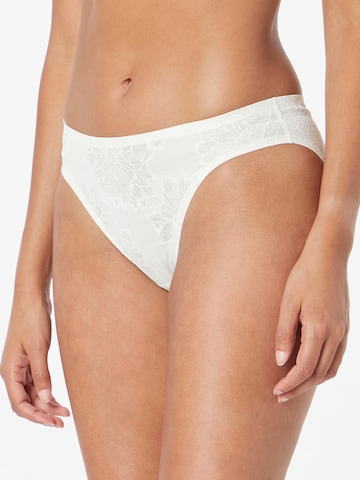 TRIUMPH Slip 'Body Make-Up Soft Touch' in White: front