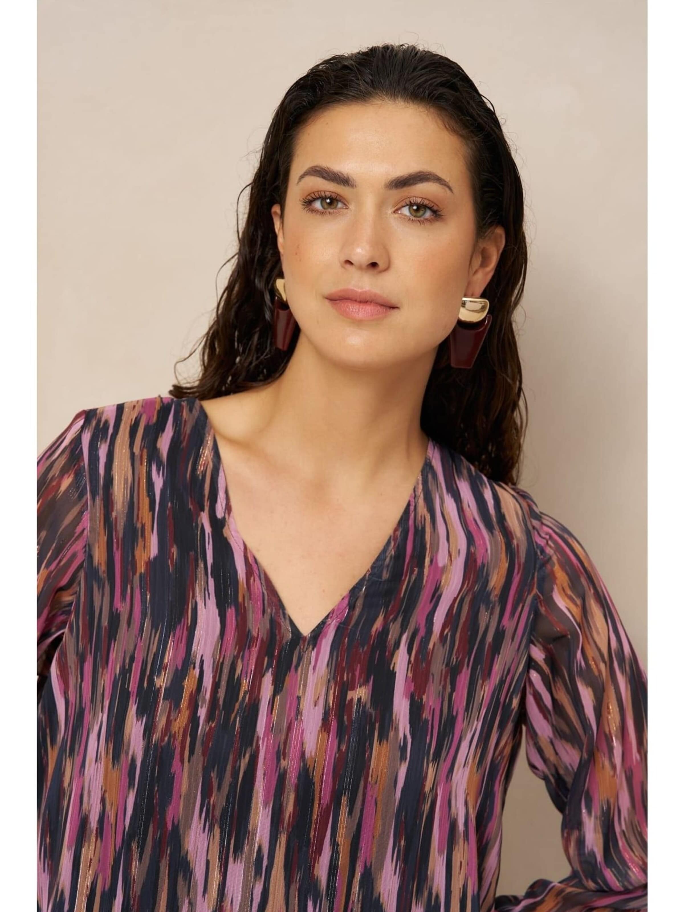 LOFTY MANNER Top 'RJ08 - Top Jannie - Abstract P' in Lila