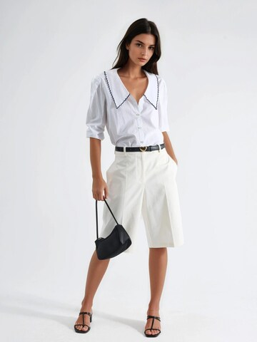 regular Pantaloni con pieghe di Hiccup in bianco